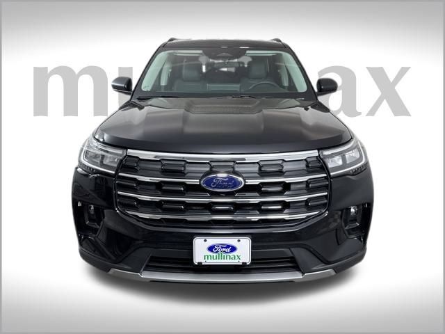 2025 Ford Explorer photo 10