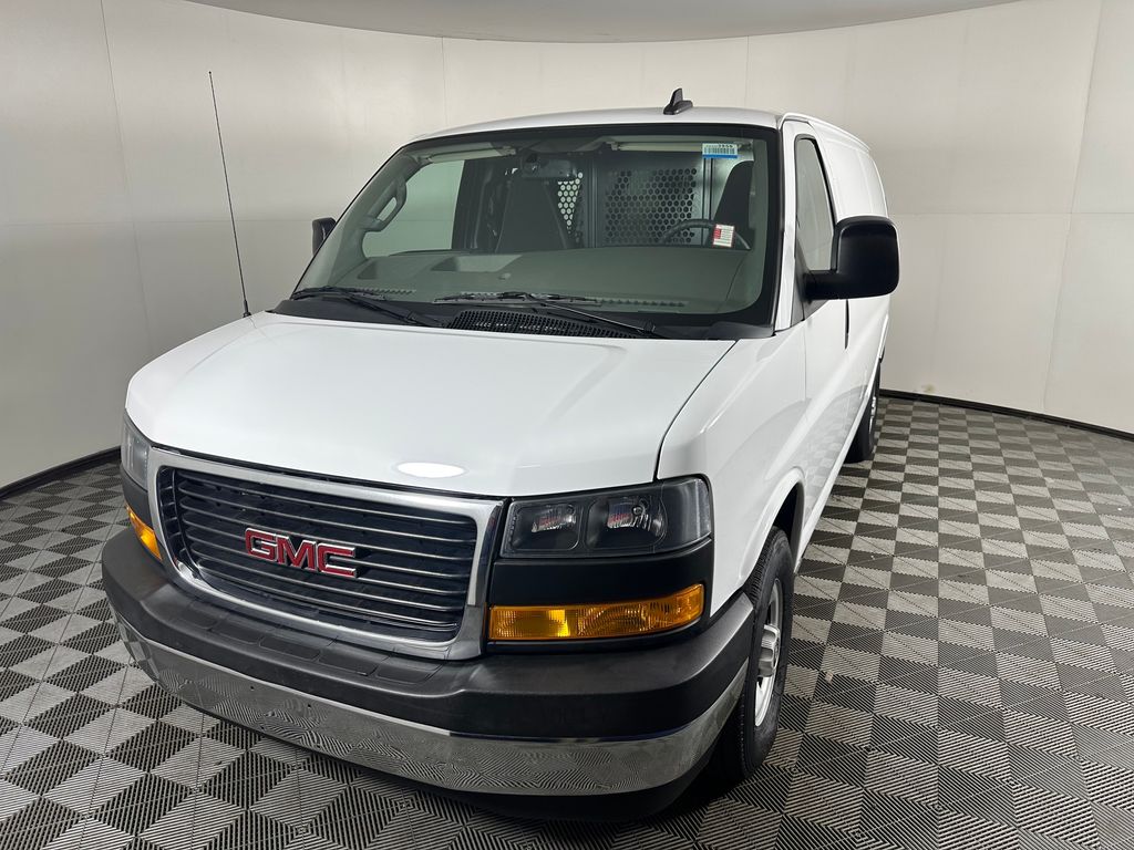 Summit White 2024 GMC Savana Cargo 2500 RWD Van Rear-Wheel Drive 8-Speed Automatic Overdrive