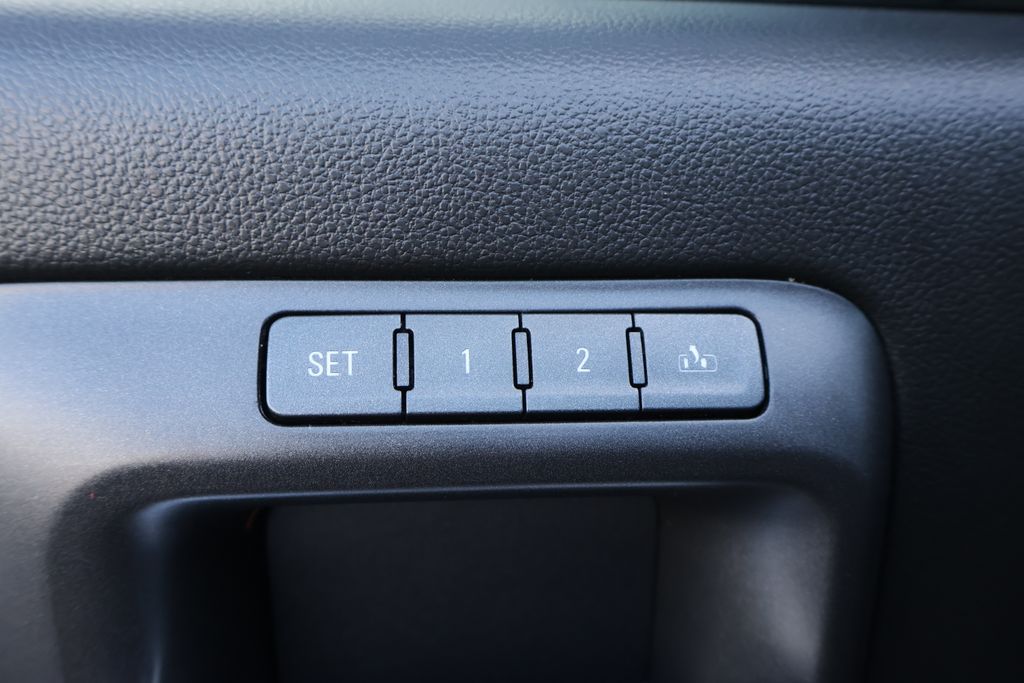 Thumbnail: 2017 Chevrolet Silverado 1500 - 17