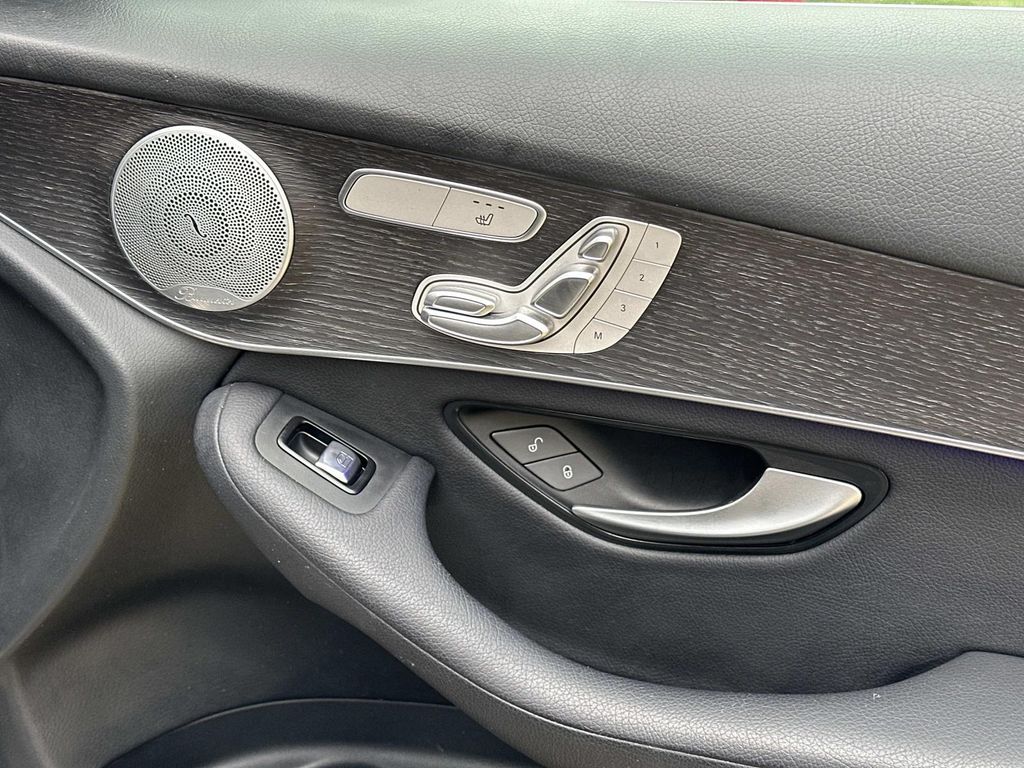 Thumbnail: 2020 Mercedes-Benz GLC - 20