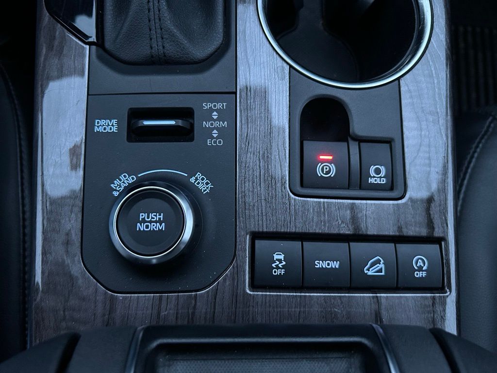 Thumbnail: 2021 Toyota Highlander - 28