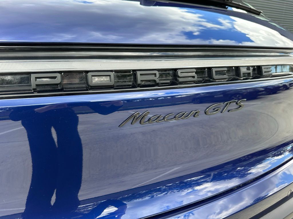 Thumbnail: 2025 Porsche Macan - 13