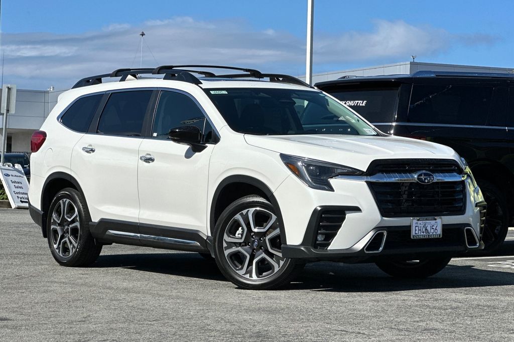 View vehicle photo 2