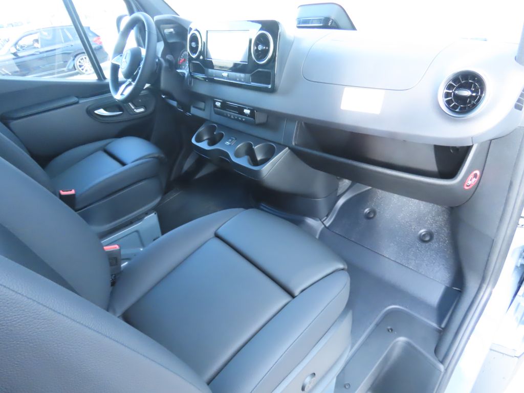 Thumbnail: 2026 Mercedes-Benz Sprinter - 18