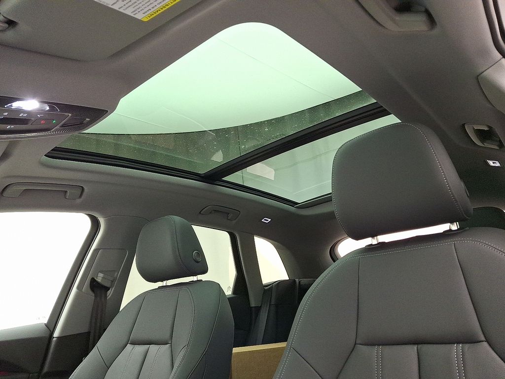 Thumbnail: 2025 Audi Q5 - 8