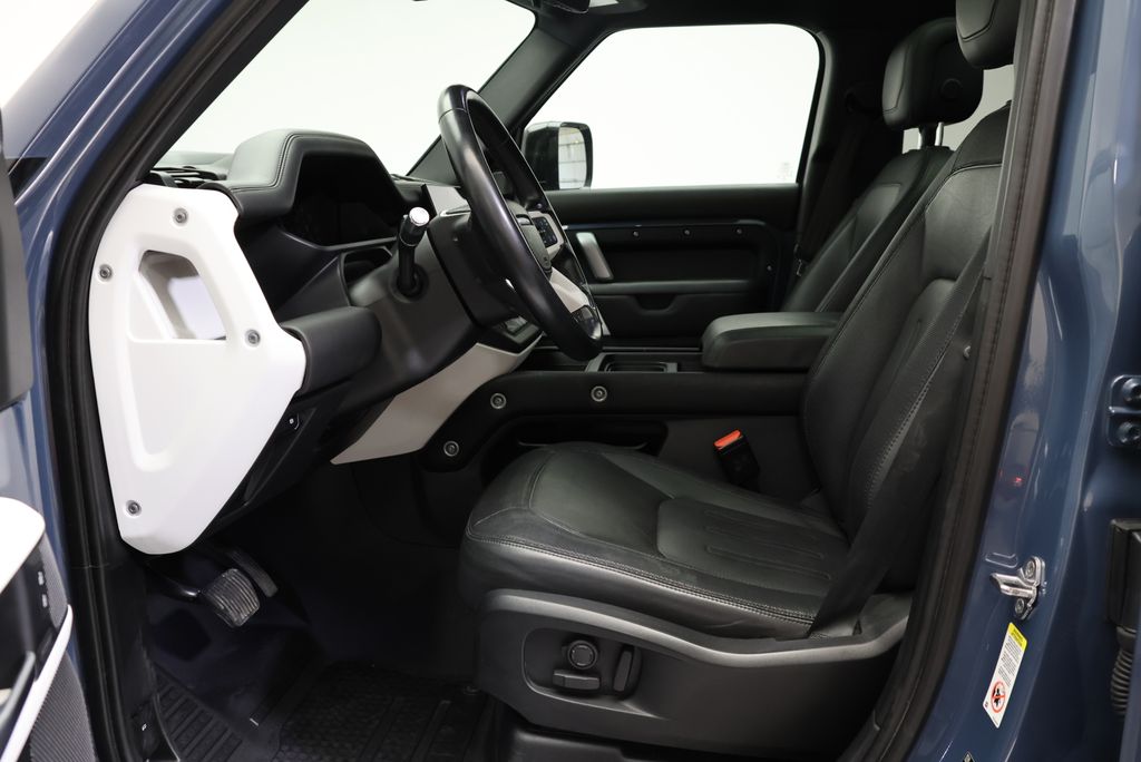 Thumbnail: 2022 Land Rover Defender - 31