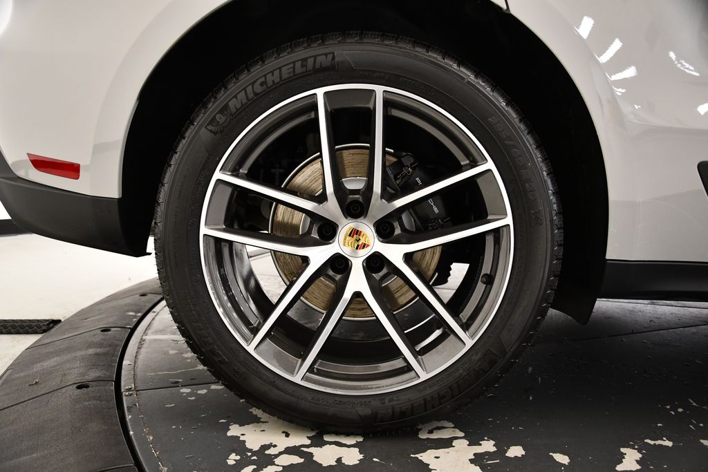 Thumbnail: 2025 Porsche Macan - 14