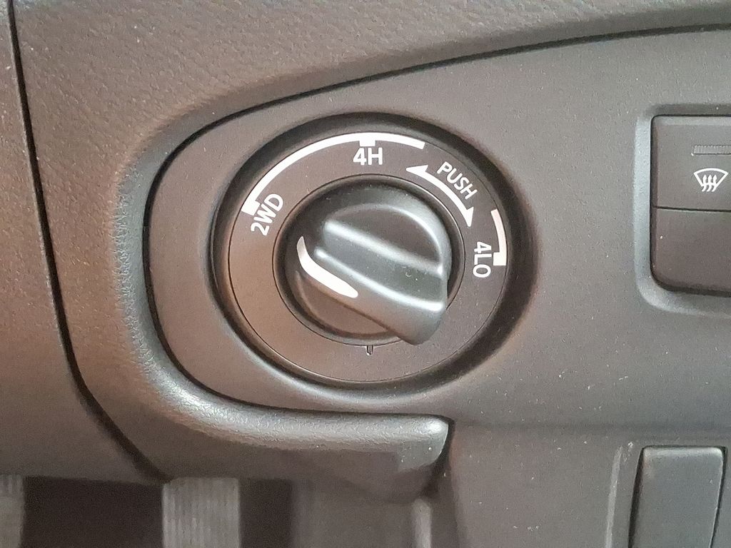 Thumbnail: 2024 Nissan Frontier - 25