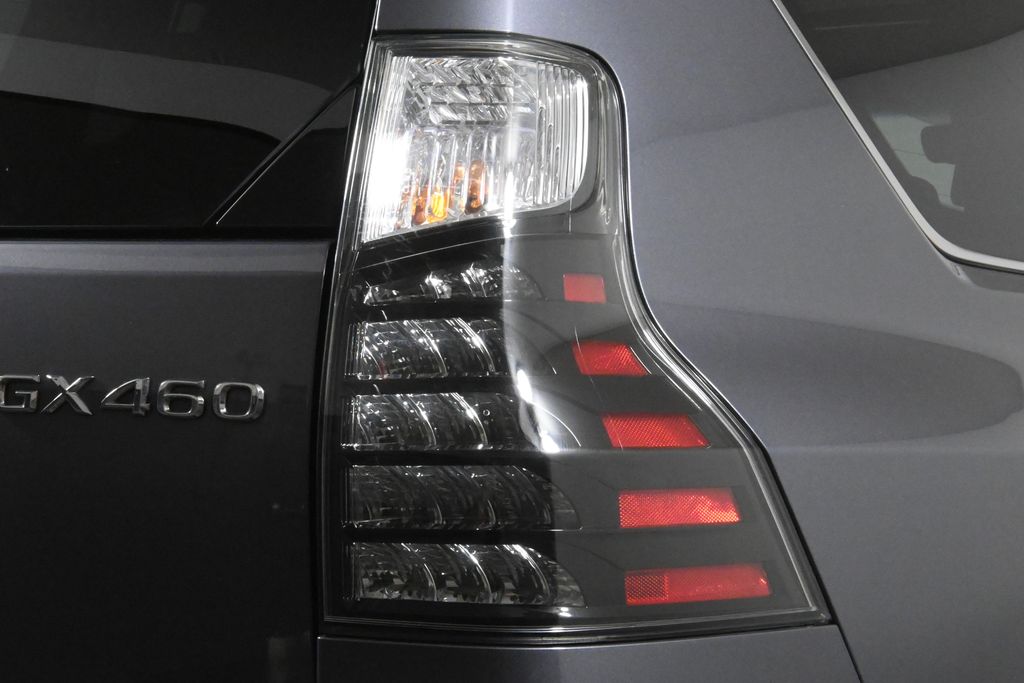 2023 Lexus GX 460 Luxury 13