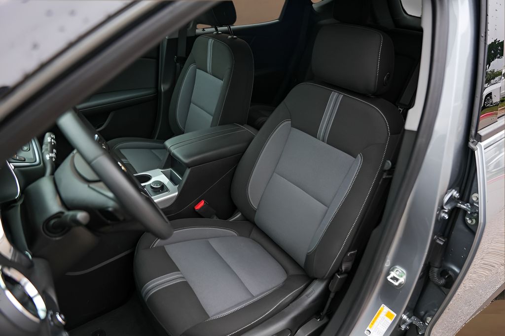 Used 2024 Gray Chevrolet LT image 7