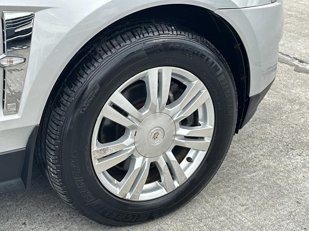 Thumbnail: 2010 Cadillac SRX - 18