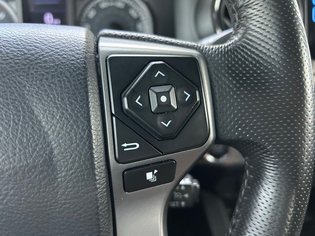 2016 Toyota Tacoma Limited 23