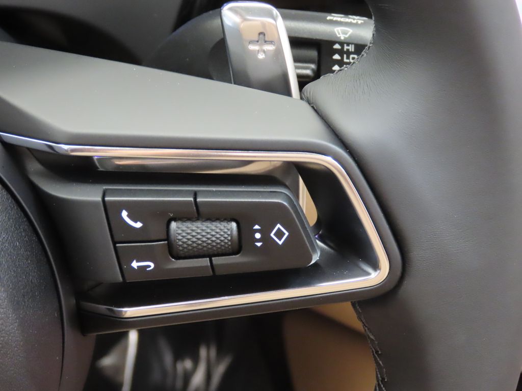 Thumbnail: 2026 Porsche Macan - 22