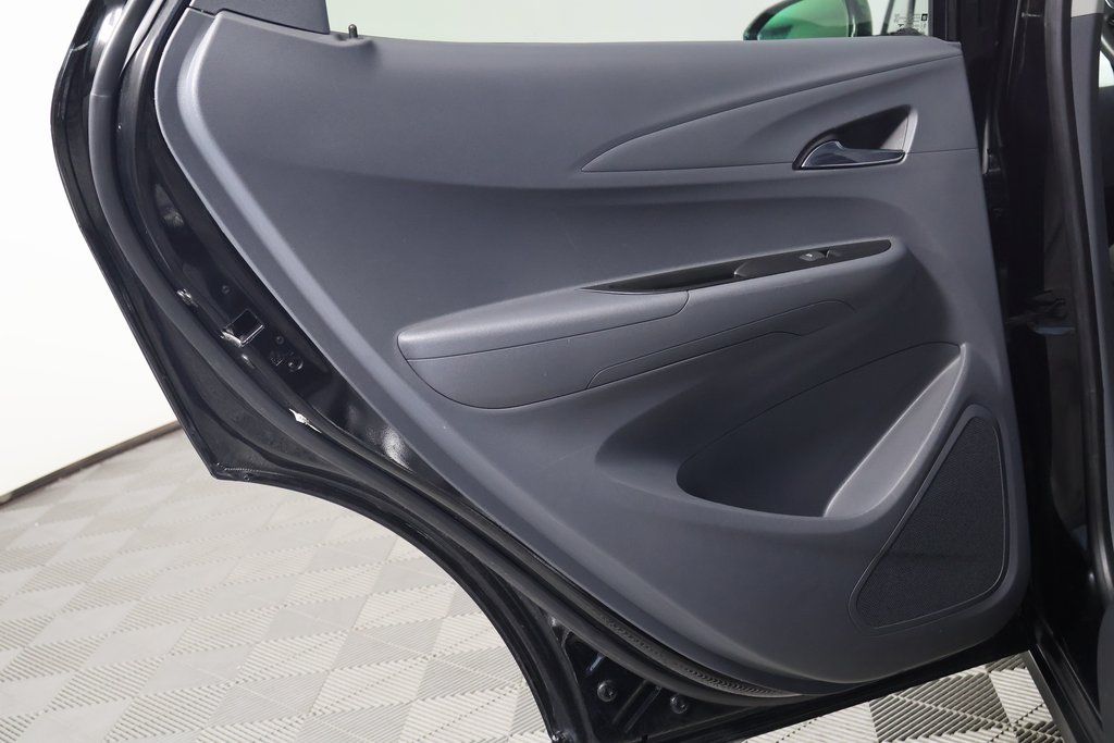 Thumbnail: 2018 Chevrolet Bolt EV - 13