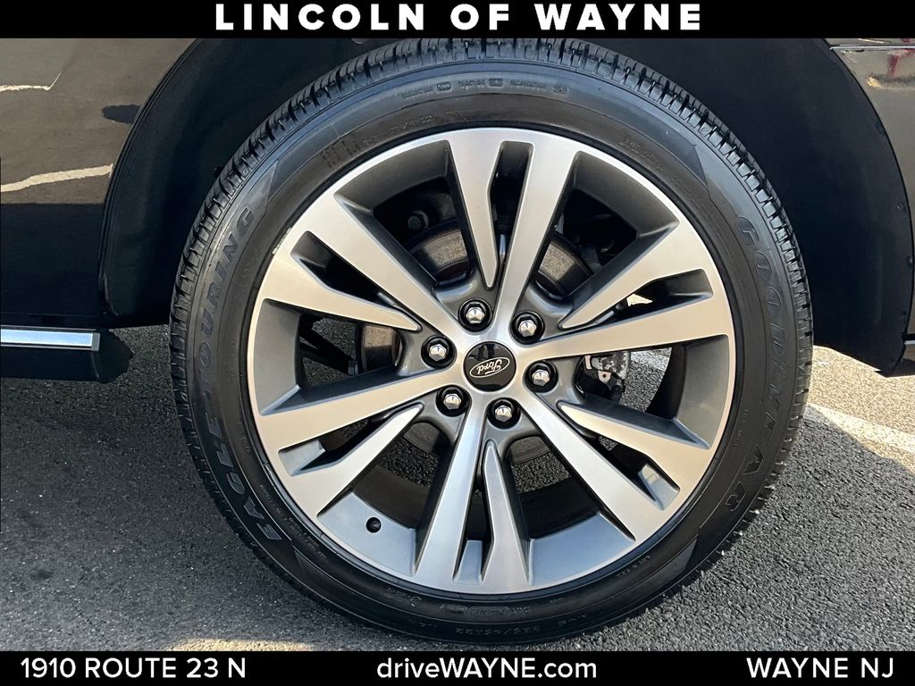 2020 Ford Expedition Platinum photo