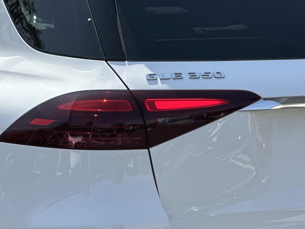 Thumbnail: 2025 Mercedes-Benz GLE - 12