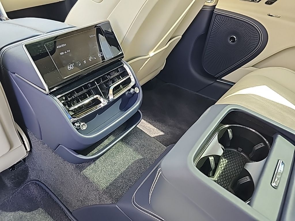 2021 Bentley Flying Spur V8 36