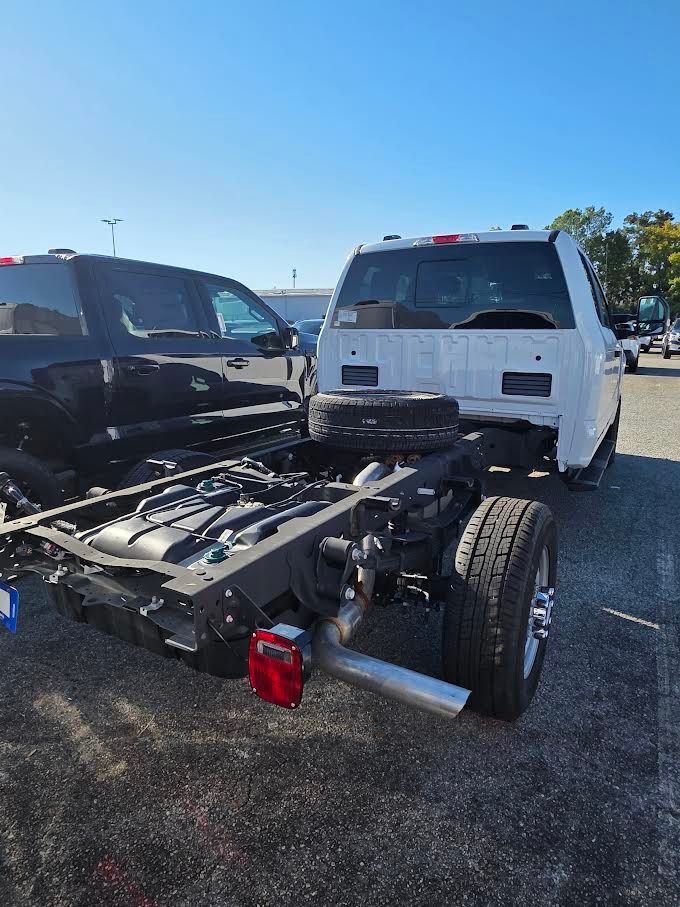 2025 Ford F-350 Chassis XL