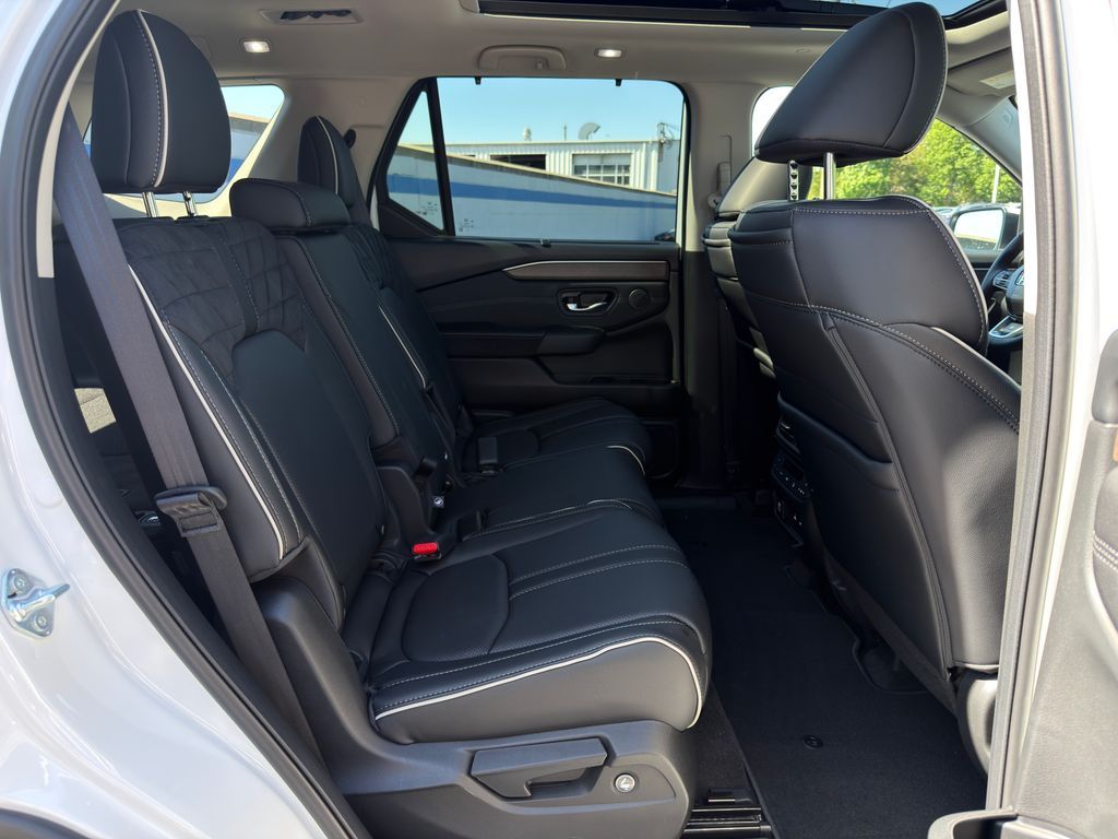 Thumbnail: 2026 Honda Pilot - 23