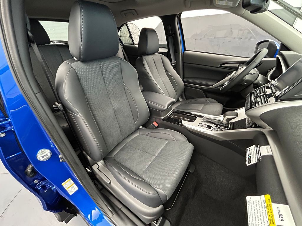 New 2026 Blue Metallic Mitsubishi SE image 17