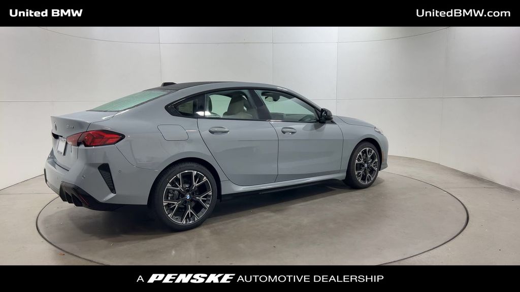 Thumbnail: 2026 BMW 2 Series - 8