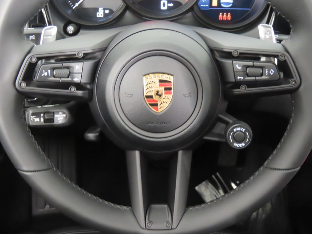 Thumbnail: 2026 Porsche Macan - 18