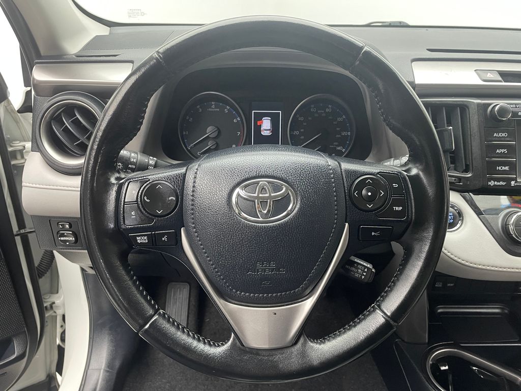 Thumbnail: 2018 Toyota RAV4 - 20