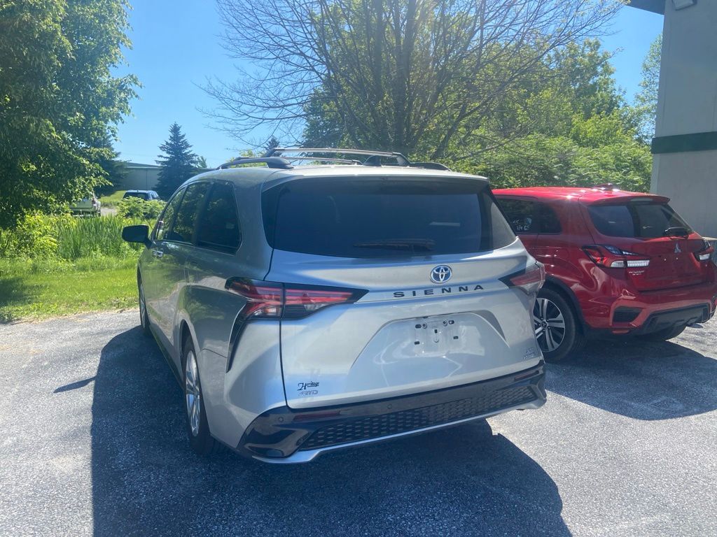 2021 Toyota Sienna — photo 4