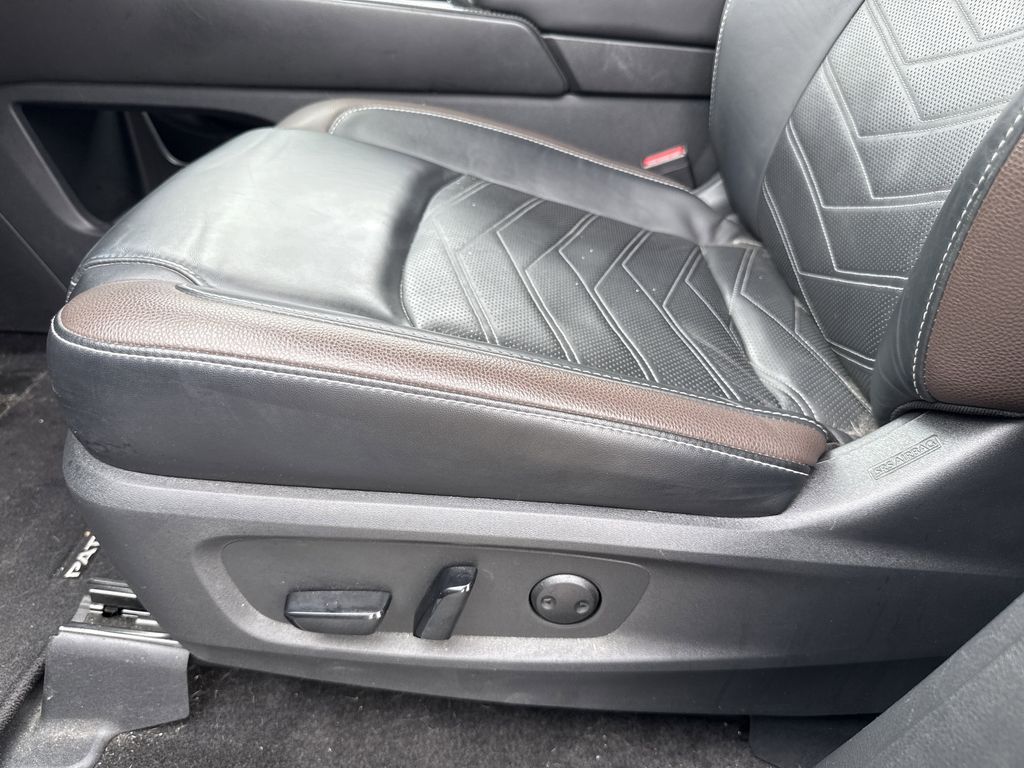 2024 Nissan Pathfinder Platinum Black at Central Houston Nissan