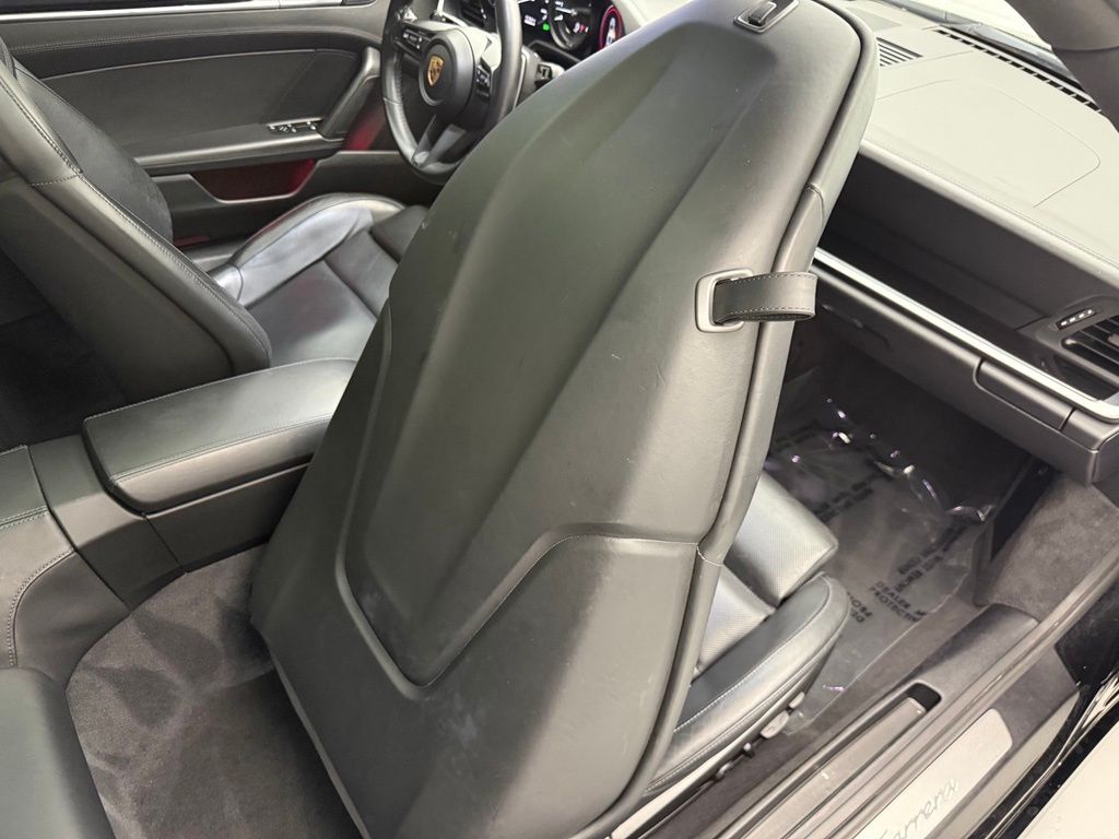 Thumbnail: 2022 Porsche 911 - 31