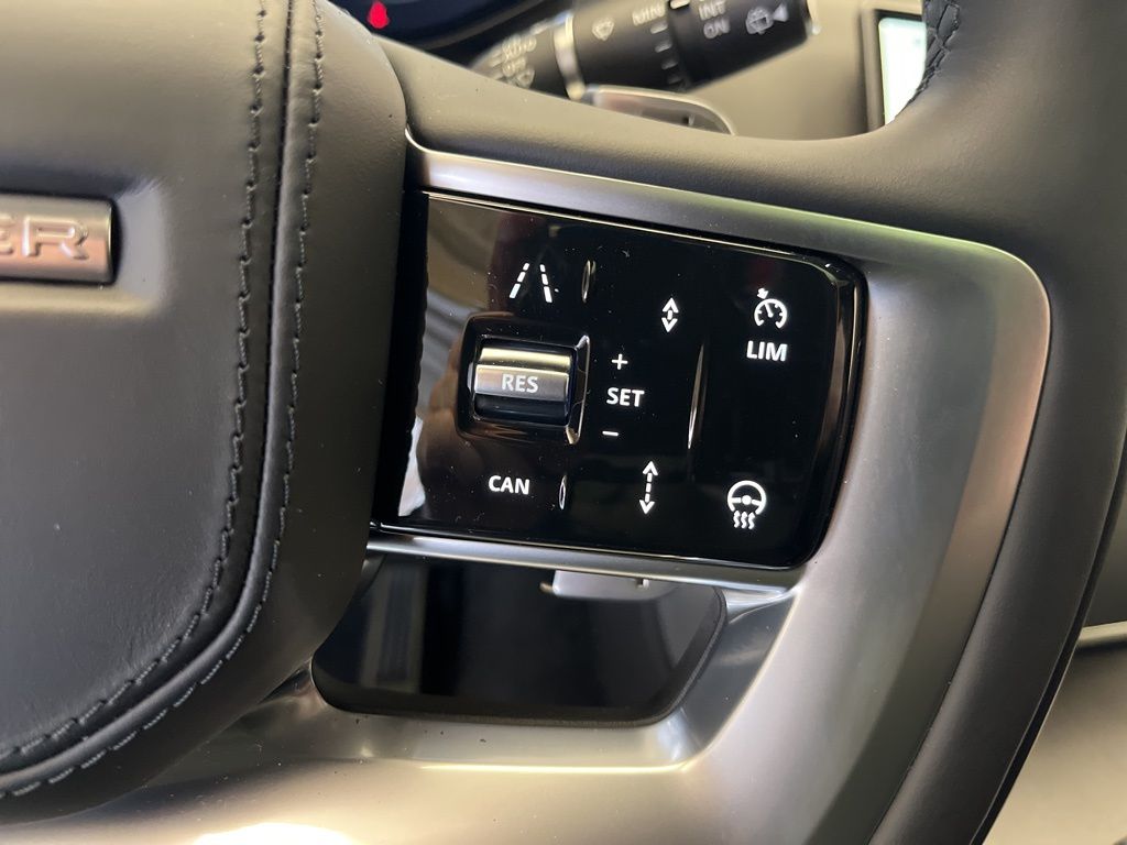 Thumbnail: 2026 Land Rover Range Rover - 16