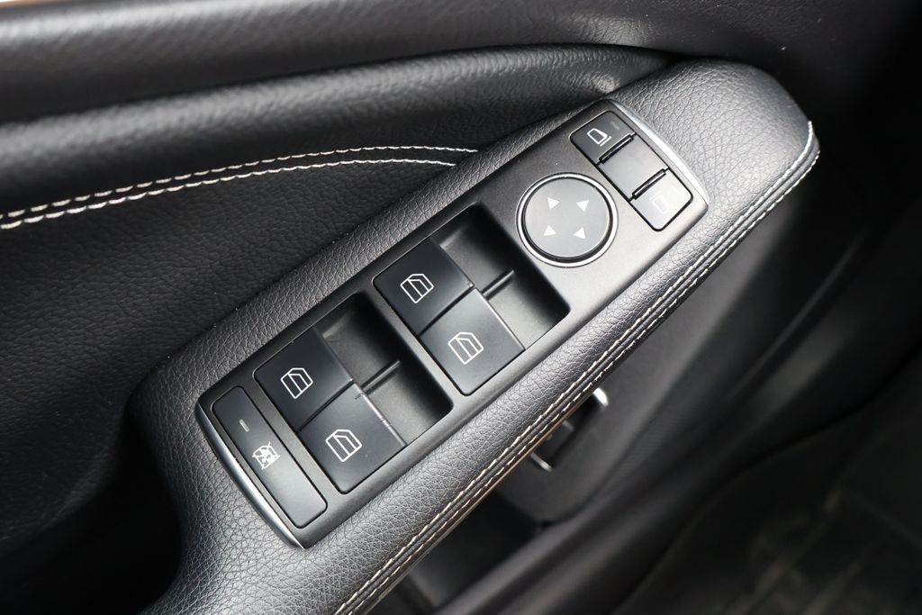 Thumbnail: 2014 Mercedes-Benz CLA - 28