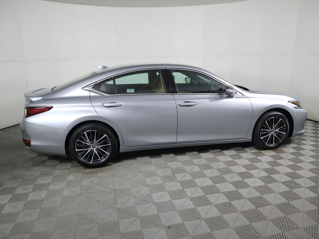 Thumbnail: 2025 Lexus ES - 4