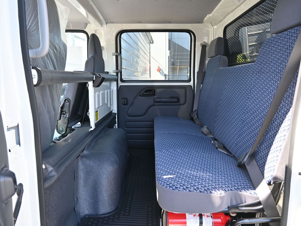 2024 Isuzu NPR HD 
