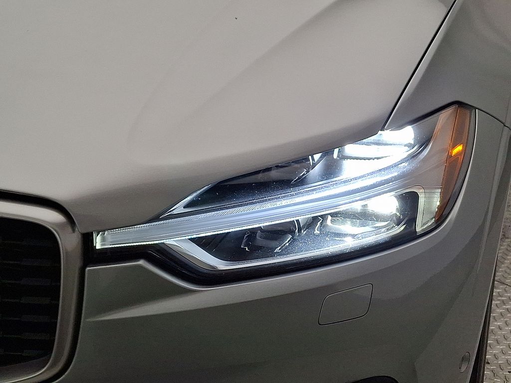 Thumbnail: 2018 Volvo XC60 - 9