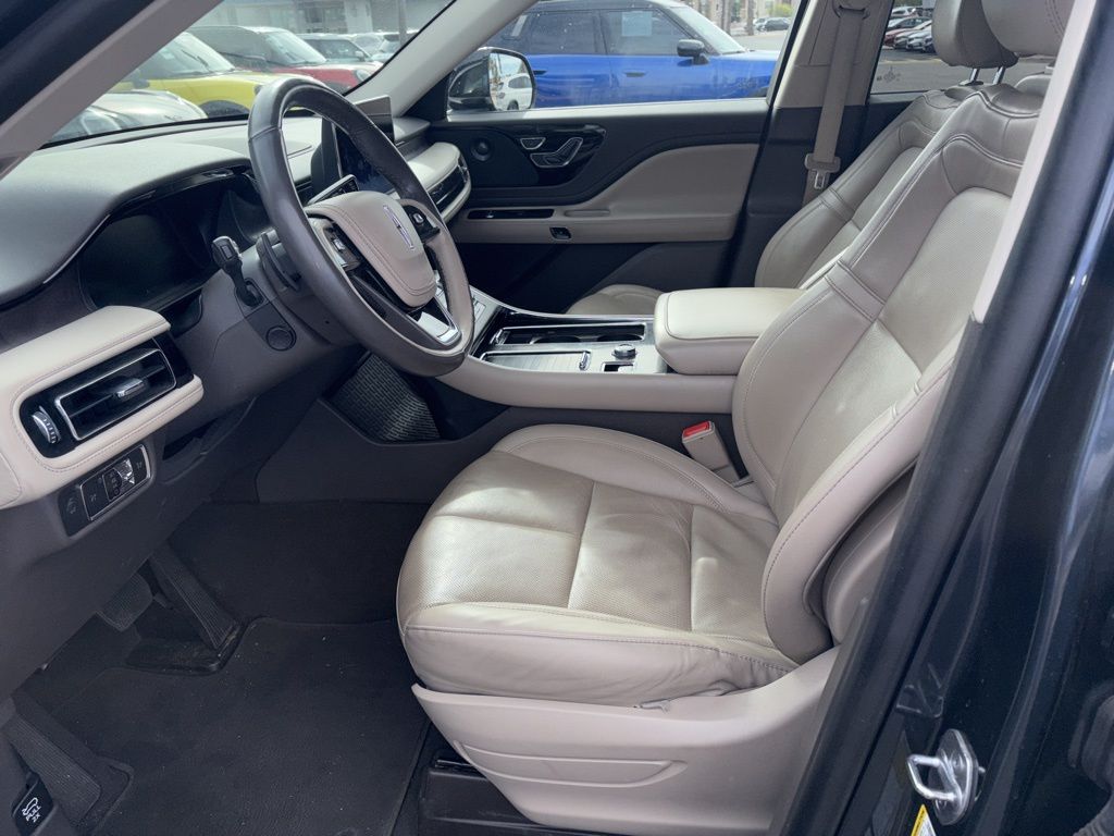 Thumbnail: 2022 Lincoln Aviator - 3