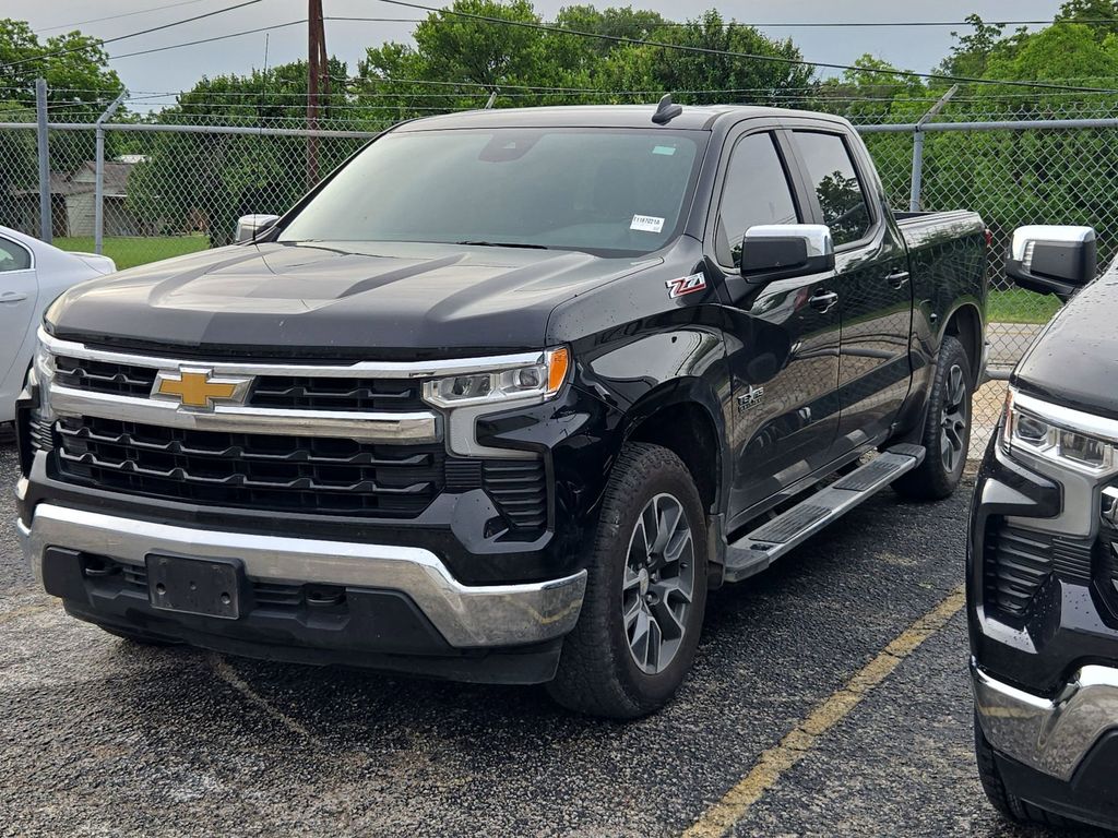 View vehicle photo 5