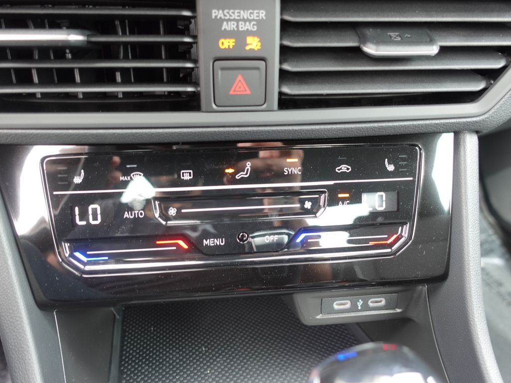 New 2026  Volkswagen 1.5T Sport image 18