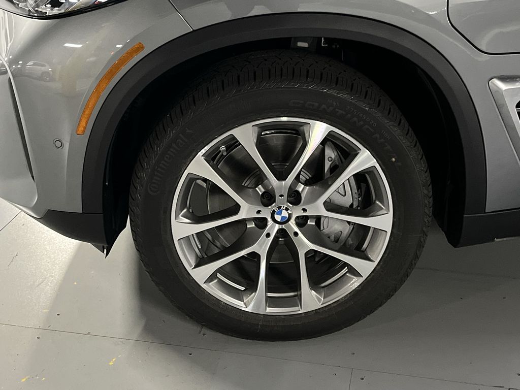 Thumbnail: 2026 BMW X5 - 10