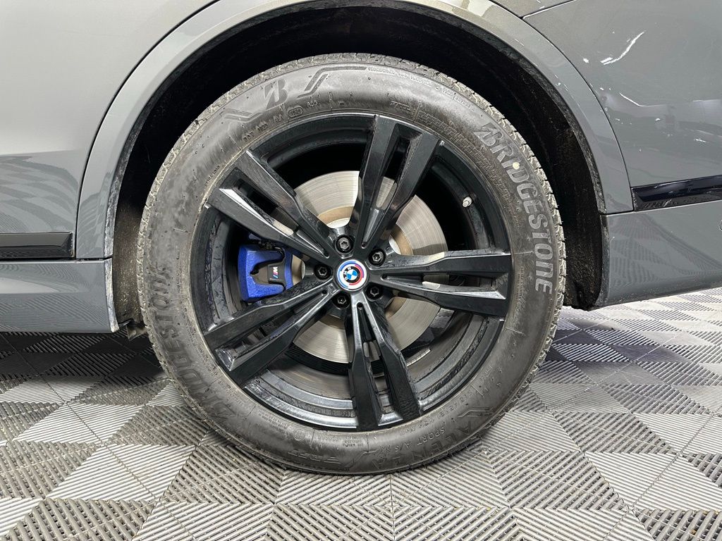 Thumbnail: 2023 BMW X7 - 10