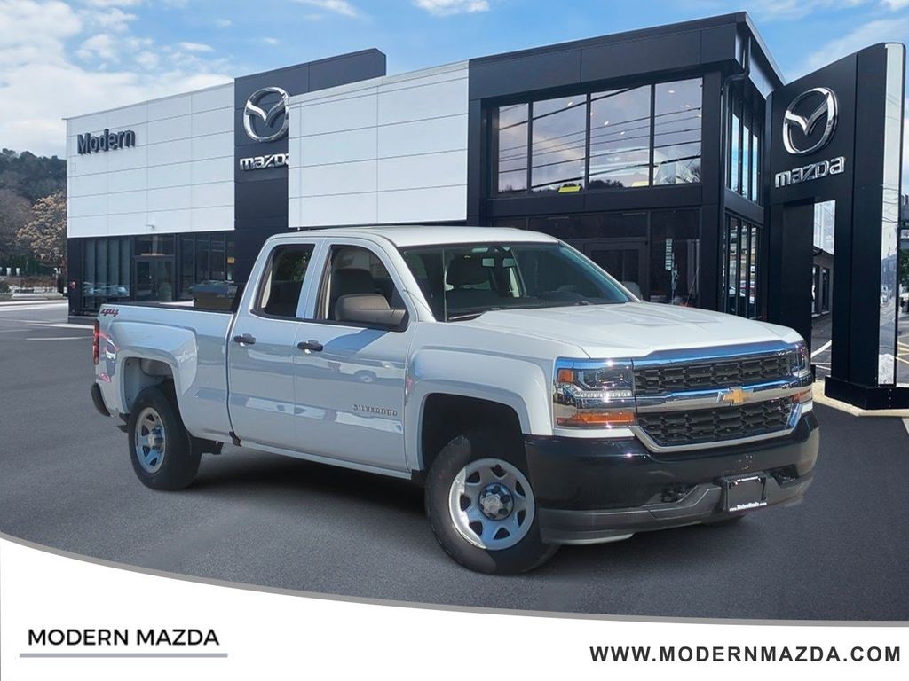 Summit White 2019 Chevrolet Silverado 1500 Pickup Truck Four-Wheel Drive 6-Speed Automatic Overdrive