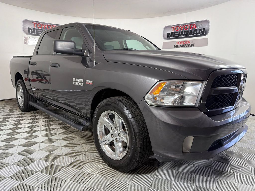 2017 RAM 1500 Express Crew Cab RWD