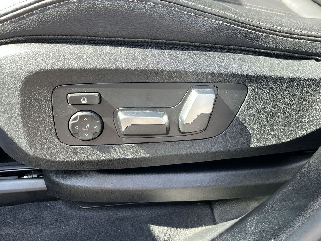 Thumbnail: 2020 BMW X5 - 12