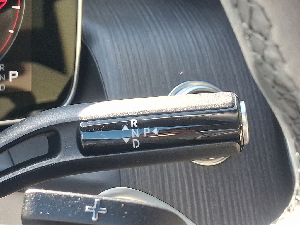 Thumbnail: 2025 Mercedes-Benz GLC - 15