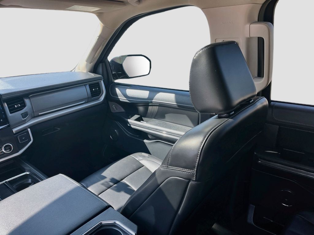 Used 2022 Blue Ford XLT image 24