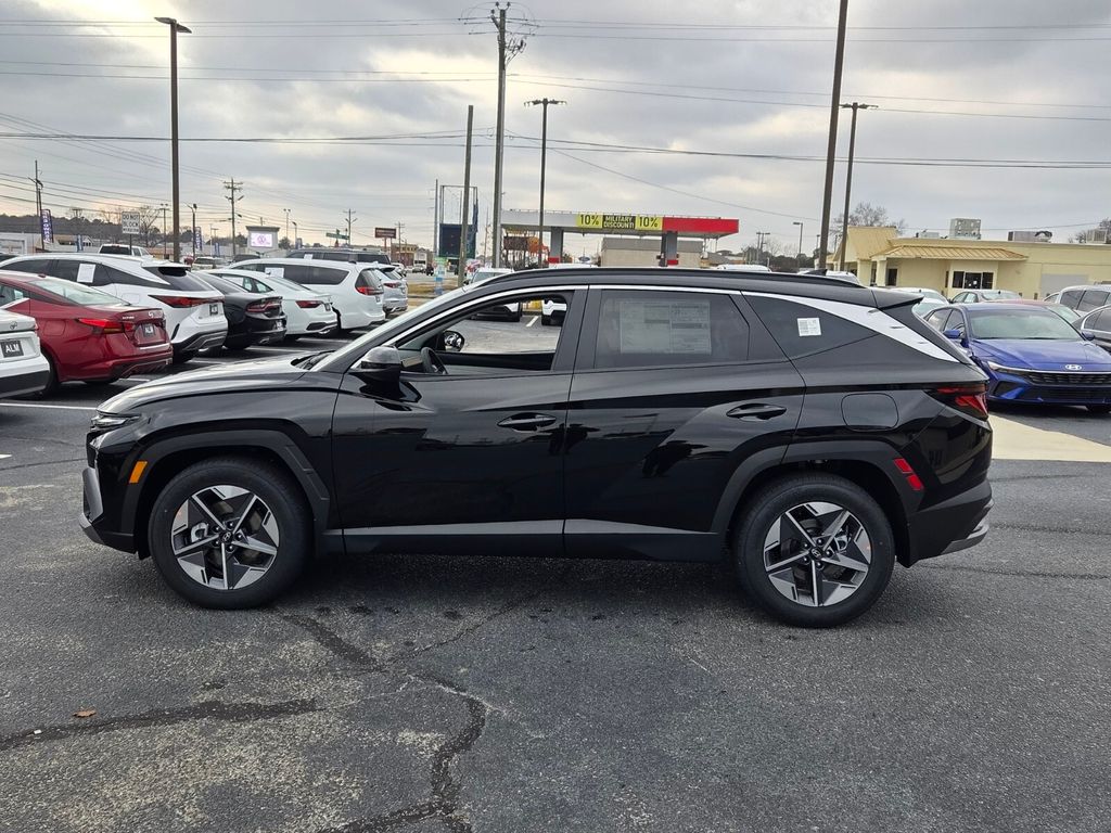 New 2026 Black Hyundai SEL image 4