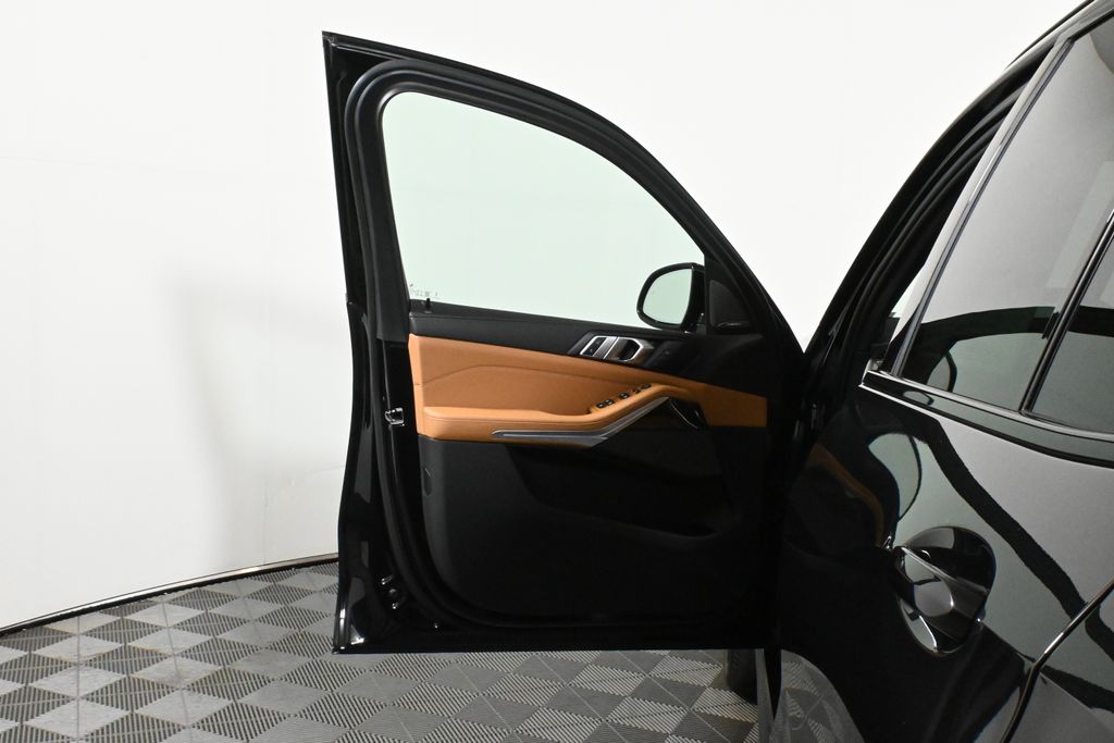 Thumbnail: 2026 BMW X5 - 29