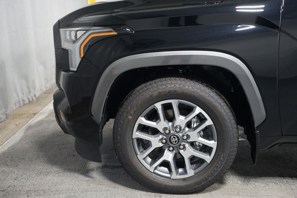 2025 Toyota Sequoia  5
