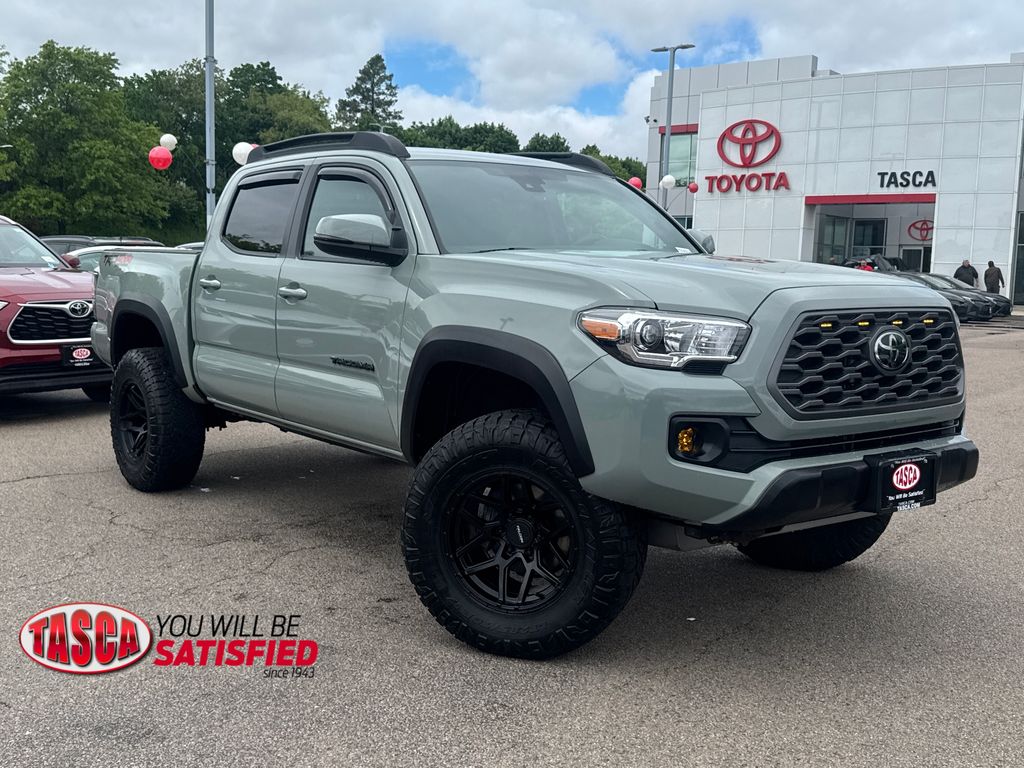 Lunar 2022 Toyota Tacoma TRD Off Road Double Cab 4WD Pickup Truck Four-Wheel Drive 6-Speed Automatic