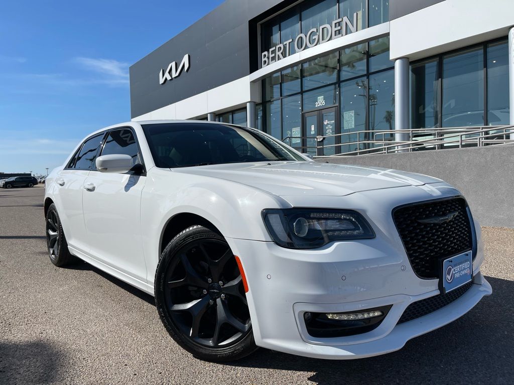 2022 Chrysler 300 Touring L RWD
